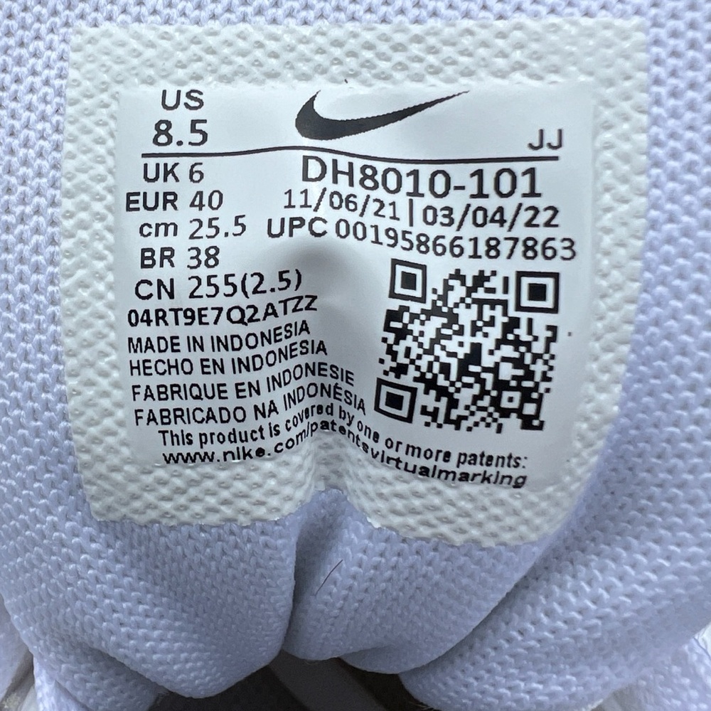 Nike Air Max Classic White and Black Sneakers - Picture 6 of 6